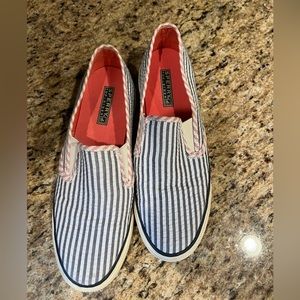 Sperry shoes size 8